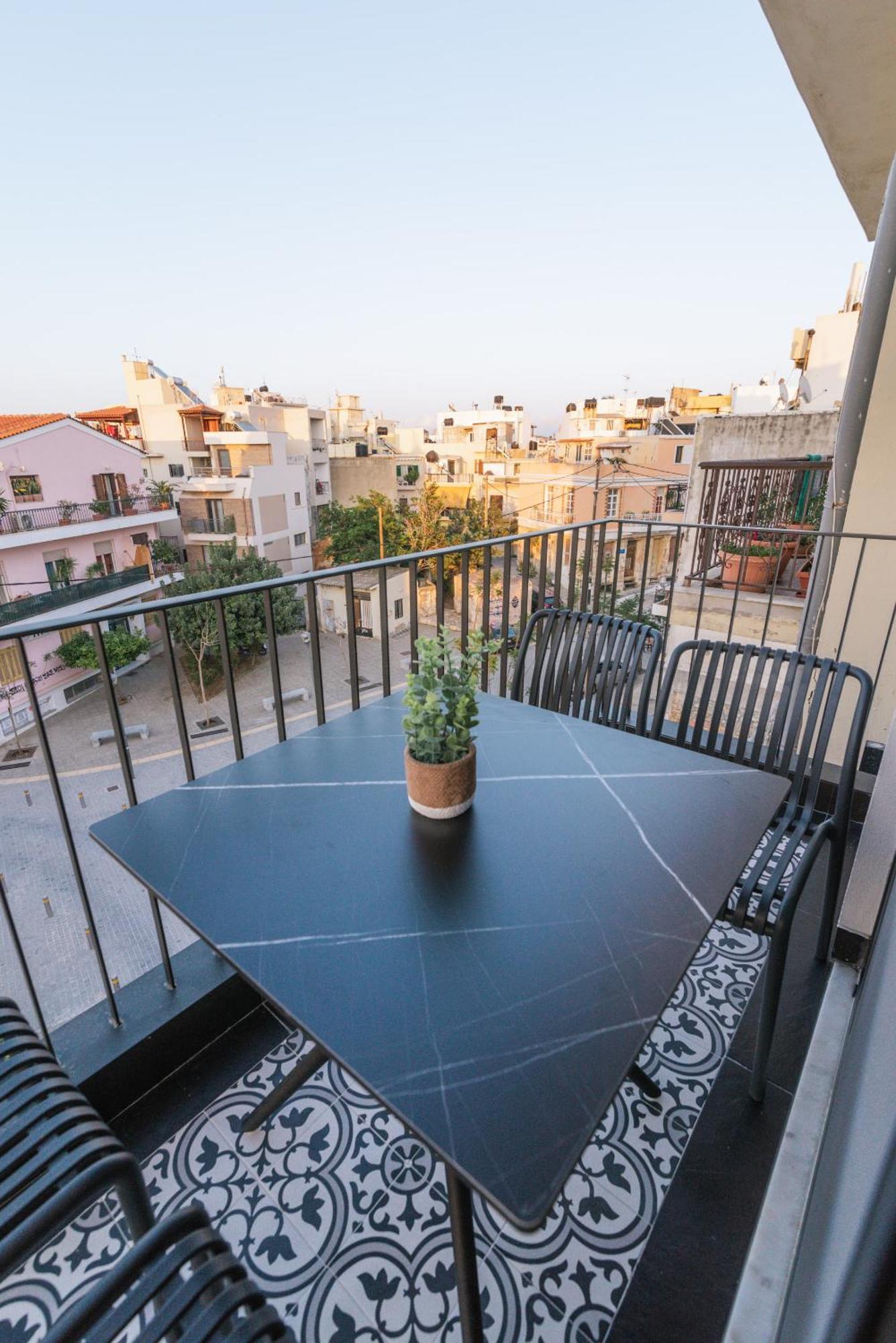 Fontem Central Living Candia Esterno foto
